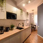 Apartamento Modern - Central With Wall Projector Near Radisson *