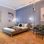 Modern - Central With Wall Projector Near Radisson Апартаменти Бухарест