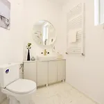 Modern - Central With Wall Projector Near Radisson * Бухарест
