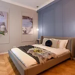 Modern - Central With Wall Projector Near Radisson Apartamento Bucareste