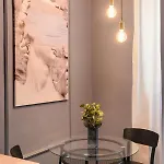 Апартаменти Modern - Central With Wall Projector Near Radisson *