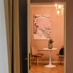 Modern - Central With Wall Projector Near Radisson *