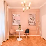 Apartamento Modern - Central With Wall Projector Near Radisson *