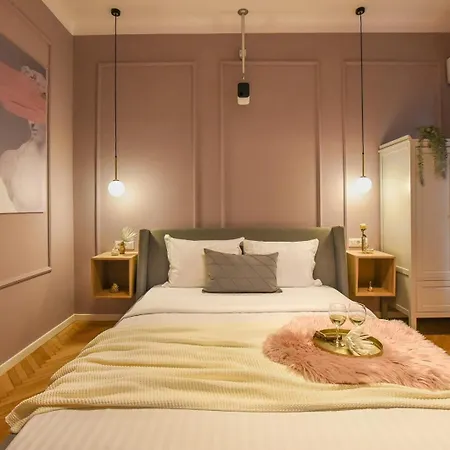 아파트 Modern - Central With Wall Projector Near Radisson *