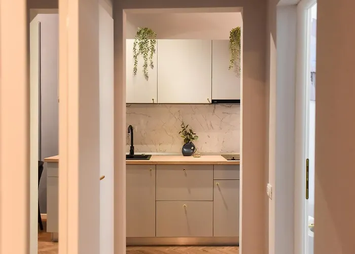 شقة Modern - Central With Wall Projector Near Radisson *