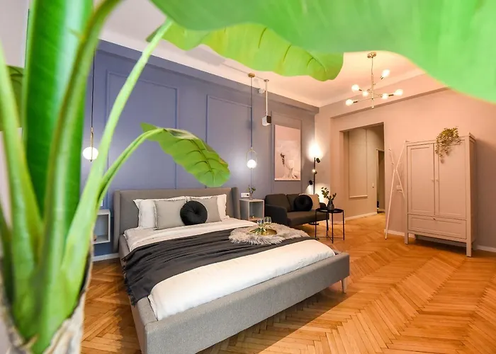 Modern - Central With Wall Projector Near Radisson * بوخارست