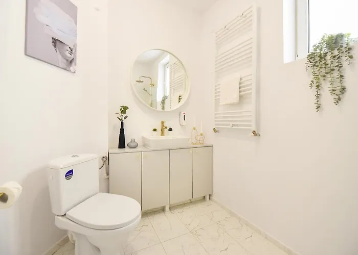 Modern - Central With Wall Projector Near Radisson * 부쿠레슈티