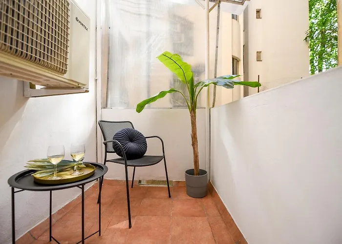 Modern - Central With Wall Projector Near Radisson 부쿠레슈티