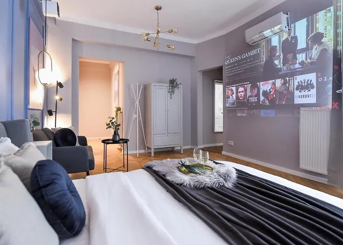 Modern - Central With Wall Projector Near Radisson شقة *