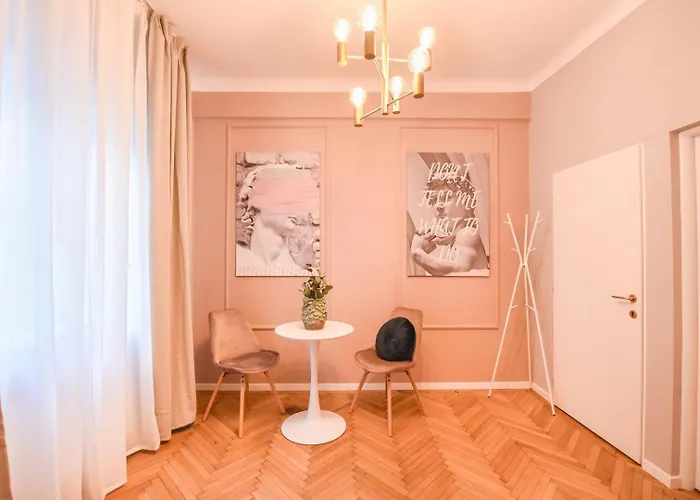 아파트 Modern - Central With Wall Projector Near Radisson *