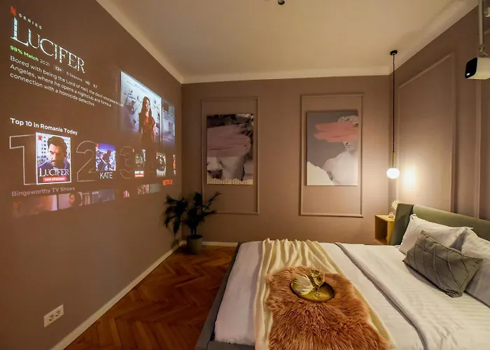 Modern - Central With Wall Projector Near Radisson